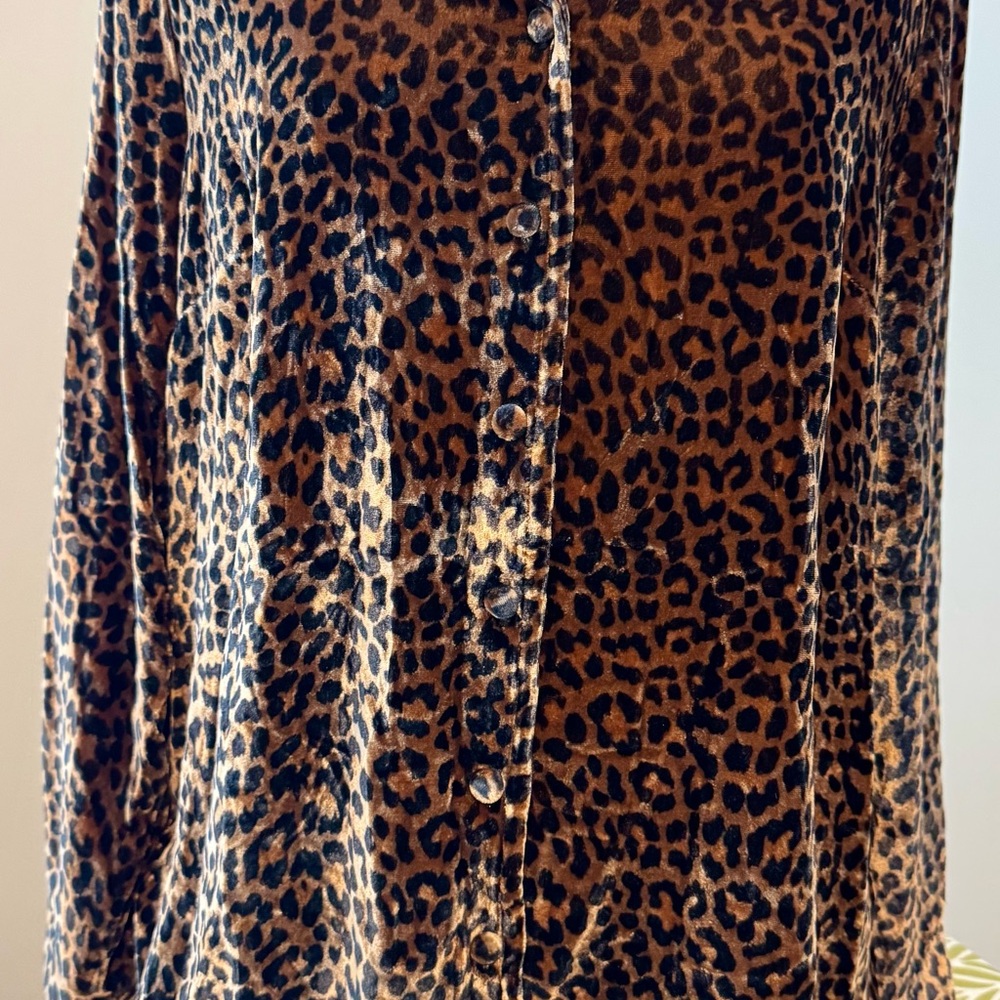 Leopard Print Button-Up Blouse (Shirt/Jacket)